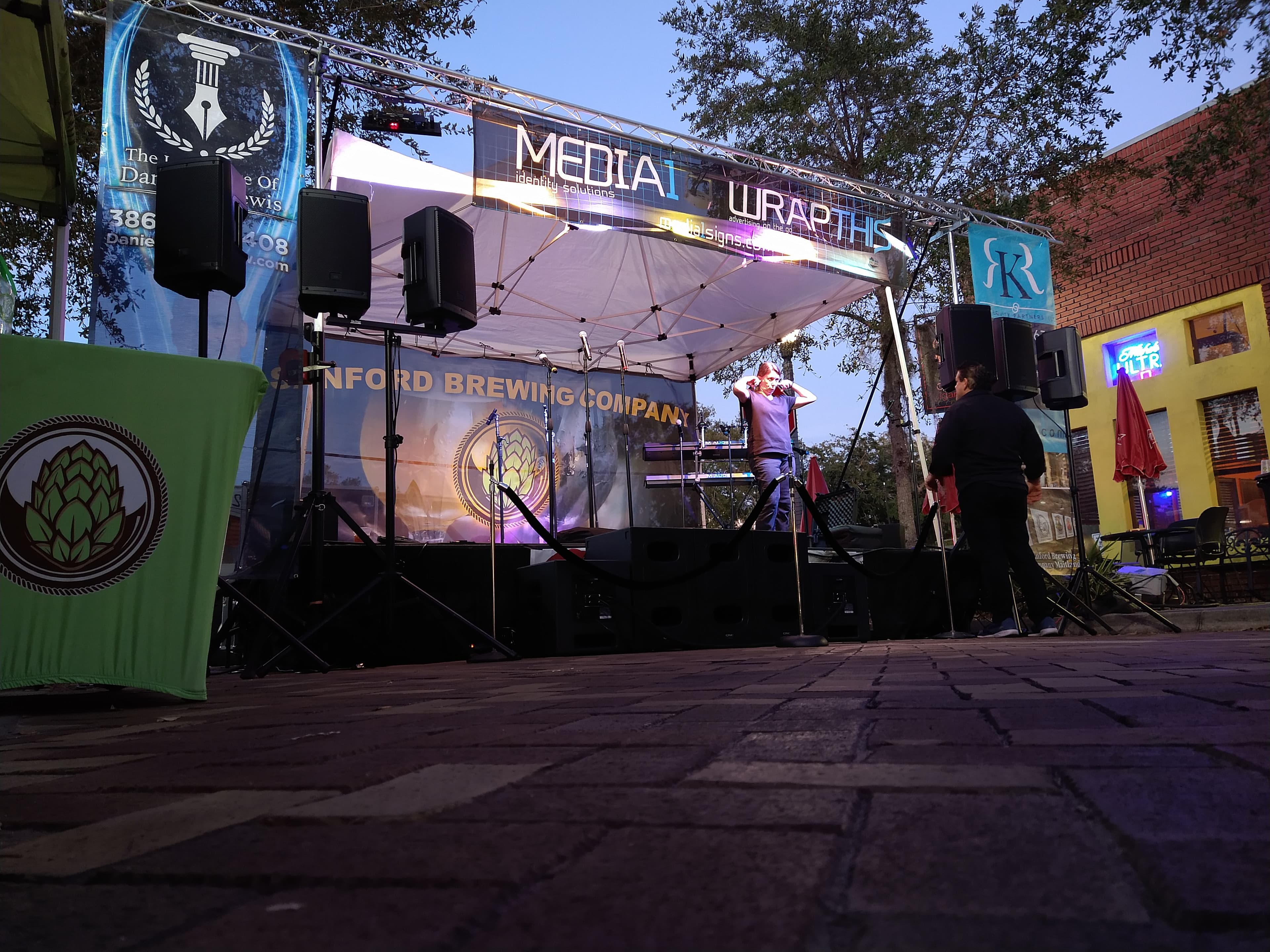 Compact venue live music event